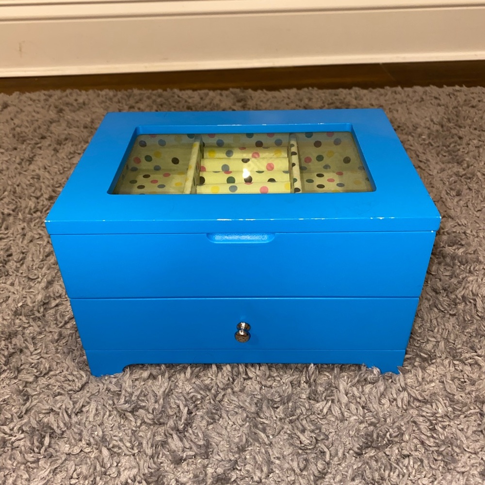 Jewelry box